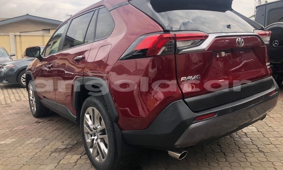 Comprar Usado Toyota RAV4 Vermelho Carro em Luanda em Luanda Province Comprar Usado Toyota RAV4 Vermelho Carro em Luanda em Luanda Province
