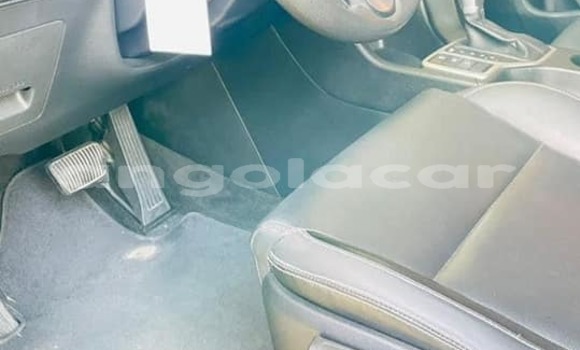 Buy Used Kia Sportage White Car in Luanda in Luanda Province Buy Used Kia Sportage White Car in Luanda in Luanda Province