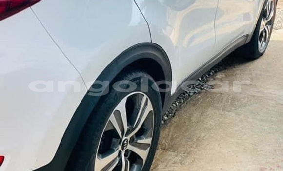 Buy Used Kia Sportage White Car in Luanda in Luanda Province Buy Used Kia Sportage White Car in Luanda in Luanda Province