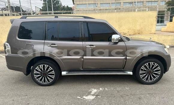 Buy Used Mitsubishi Pajero Other Car in Luanda in Luanda Province Buy Used Mitsubishi Pajero Other Car in Luanda in Luanda Province
