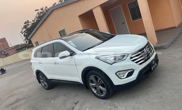 Buy Used Hyundai Santa Fe White Car in Luanda in Luanda Province Buy Used Hyundai Santa Fe White Car in Luanda in Luanda Province