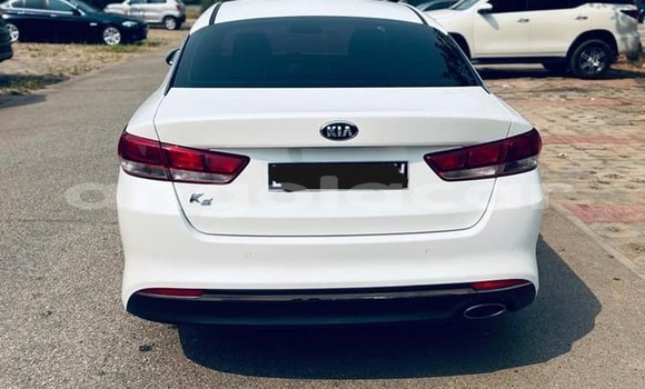 Comprar Usado Kia K5 Branco Carro em Luanda em Luanda Province Comprar Usado Kia K5 Branco Carro em Luanda em Luanda Province