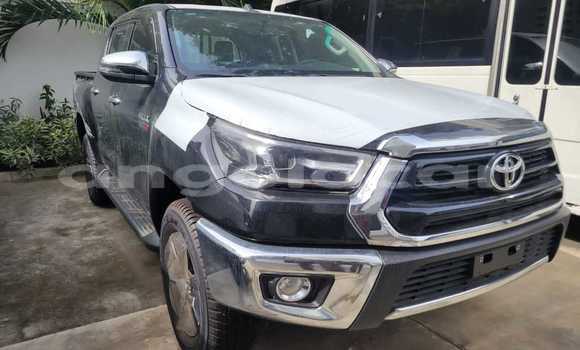 Comprar Usado Toyota Hilux Preto Carro em Luanda em Luanda Province