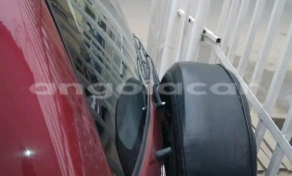 Comprar Usado Toyota RAV4 Vermelho Carro em Luanda em Luanda Province Comprar Usado Toyota RAV4 Vermelho Carro em Luanda em Luanda Province