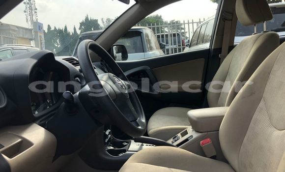 Comprar Usado Toyota RAV4 Outro Carro em Luena em Moxico Comprar Usado Toyota RAV4 Outro Carro em Luena em Moxico