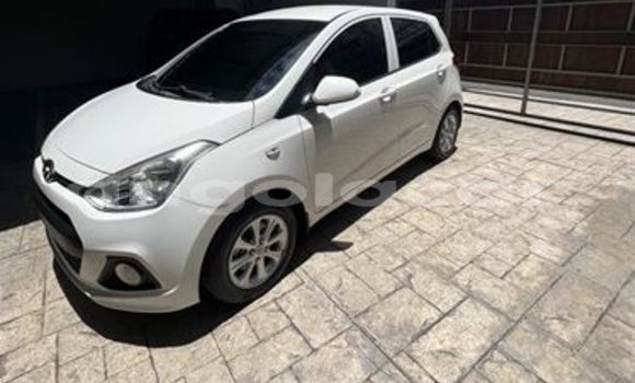 Buy Used Hyundai i10 White Car in Luena in Moxico Buy Used Hyundai i10 White Car in Luena in Moxico