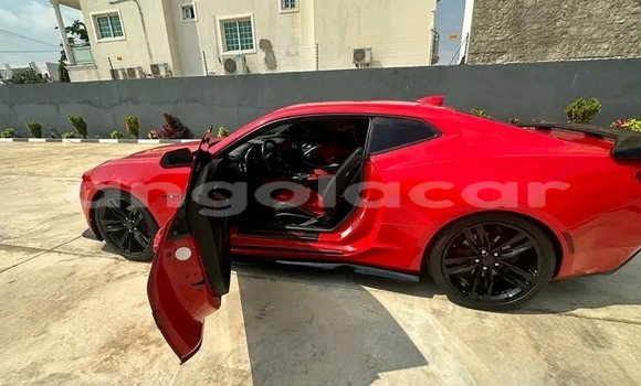 Acheter Occasion Voiture Chevrolet Camaro Rouge à Luena, Moxico Acheter Occasion Voiture Chevrolet Camaro Rouge à Luena, Moxico