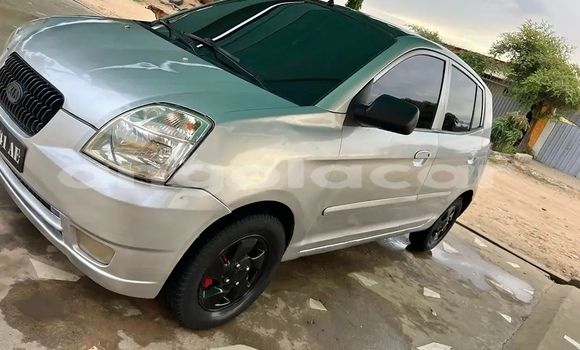 Buy Used Kia rio Other Car in Luanda in Luanda Province