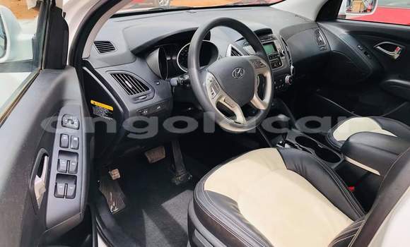 Buy Used Hyundai Tucson White Car in Luanda in Luanda Province Buy Used Hyundai Tucson White Car in Luanda in Luanda Province