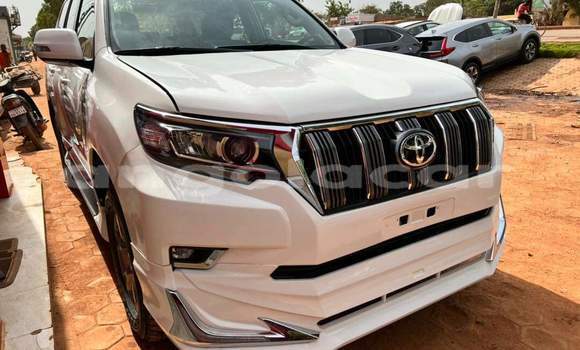 Buy Used Toyota Prado White Car in Luanda in Luanda Province Buy Used Toyota Prado White Car in Luanda in Luanda Province