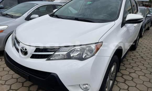 Acheter Occasion Voiture Toyota RAV4 Blanc à Luanda, Province de Luanda Acheter Occasion Voiture Toyota RAV4 Blanc à Luanda, Province de Luanda