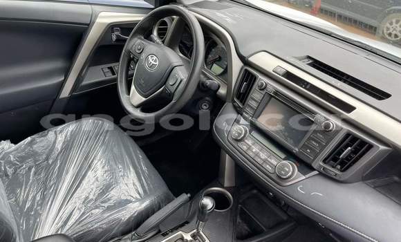 Acheter Occasion Voiture Toyota RAV4 Blanc à Luanda, Province de Luanda Acheter Occasion Voiture Toyota RAV4 Blanc à Luanda, Province de Luanda