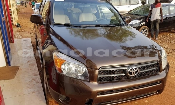 Acheter Occasion Voiture Toyota RAV4 Marron à Luanda, Province de Luanda Acheter Occasion Voiture Toyota RAV4 Marron à Luanda, Province de Luanda