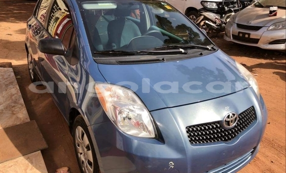 Comprar Usado Toyota Yaris Azul Carro em Luanda em Luanda Province