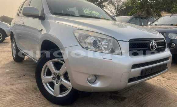 Comprar Usado Toyota RAV4 Outro Carro em Luena em Moxico Comprar Usado Toyota RAV4 Outro Carro em Luena em Moxico