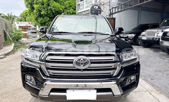 Buy Used Toyota Land Cruiser Black Car in Luanda in Luanda Province