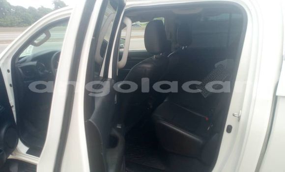 Buy Used Toyota Hilux White Car in Luanda in Luanda Province Buy Used Toyota Hilux White Car in Luanda in Luanda Province