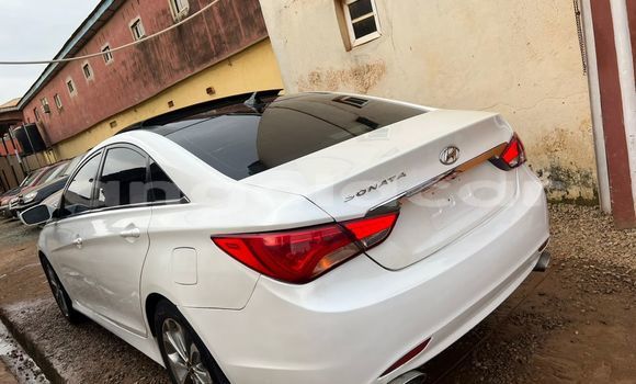 Buy Used Hyundai Sonata White Car in Luanda in Luanda Province Buy Used Hyundai Sonata White Car in Luanda in Luanda Province