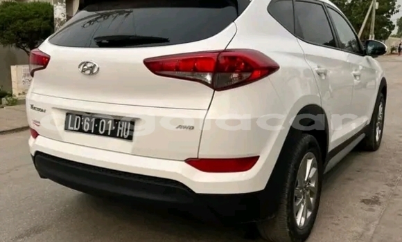 Comprar Usado Hyundai Tucson Branco Carro em Luanda em Luanda Province