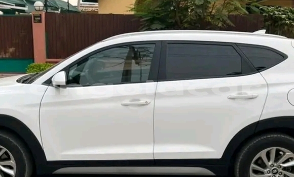 Buy Used Hyundai Tucson White Car in Luanda in Luanda Province Buy Used Hyundai Tucson White Car in Luanda in Luanda Province