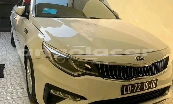 Comprar Usado Kia Optima Branco Carro em Luanda em Luanda Province