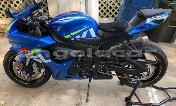 Comprar Usado Suzuki GSX–R Azul Moto em Luanda em Luanda Province Comprar Usado Suzuki GSX–R Azul Moto em Luanda em Luanda Province