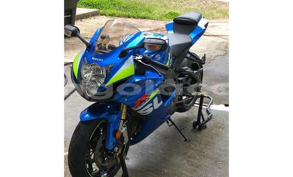 Comprar Usado Suzuki GSX–R Azul Moto em Luanda em Luanda Province Comprar Usado Suzuki GSX–R Azul Moto em Luanda em Luanda Province