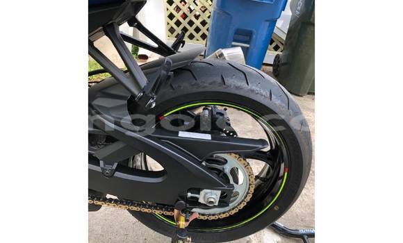 Comprar Usado Suzuki GSX–R Azul Moto em Luanda em Luanda Province Comprar Usado Suzuki GSX–R Azul Moto em Luanda em Luanda Province