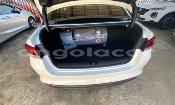 Buy Used Kia K5 White Car in Luena in Moxico Buy Used Kia K5 White Car in Luena in Moxico