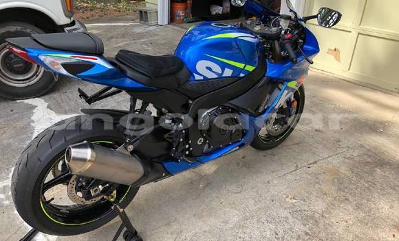 Comprar Usado Suzuki GSX–R Azul Moto em Luanda em Luanda Province Comprar Usado Suzuki GSX–R Azul Moto em Luanda em Luanda Province