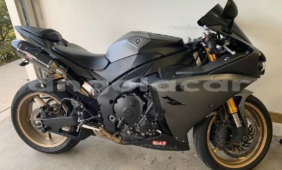 Comprar Usado Yamaha R1 Bege Moto em Luanda em Luanda Province Comprar Usado Yamaha R1 Bege Moto em Luanda em Luanda Province