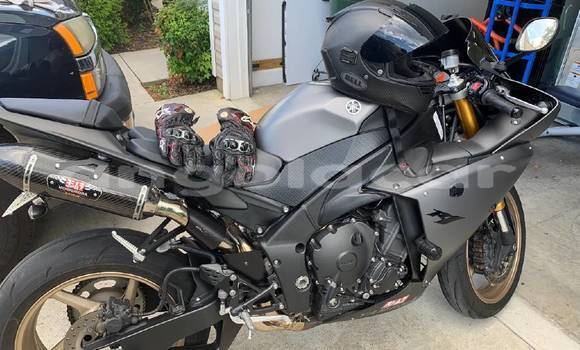 Comprar Usado Yamaha R1 Bege Moto em Luanda em Luanda Province Comprar Usado Yamaha R1 Bege Moto em Luanda em Luanda Province