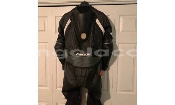 Comprar Usado Yamaha R1 Bege Moto em Luanda em Luanda Province Comprar Usado Yamaha R1 Bege Moto em Luanda em Luanda Province