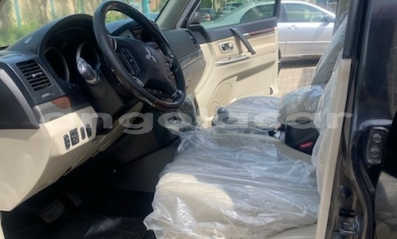 Comprar Usado Mitsubishi Pajero Preto Carro em Luena em Moxico Comprar Usado Mitsubishi Pajero Preto Carro em Luena em Moxico