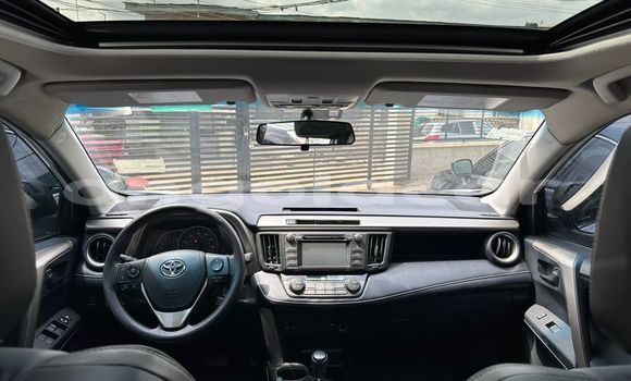 Comprar Usado Toyota RAV4 Branco Carro em Luena em Moxico Comprar Usado Toyota RAV4 Branco Carro em Luena em Moxico