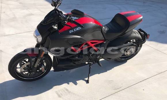 Comprar Usado Ducati Diavel Bege Moto em Luanda em Luanda Province Comprar Usado Ducati Diavel Bege Moto em Luanda em Luanda Province