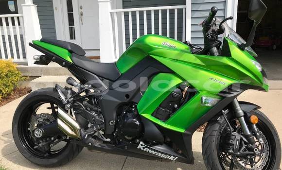 Comprar Usado Kawasaki Z 1000 Verde Moto em Luanda em Luanda Province Comprar Usado Kawasaki Z 1000 Verde Moto em Luanda em Luanda Province