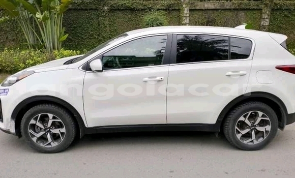 Buy Used Kia Sportage White Car in Luanda in Luanda Province Buy Used Kia Sportage White Car in Luanda in Luanda Province