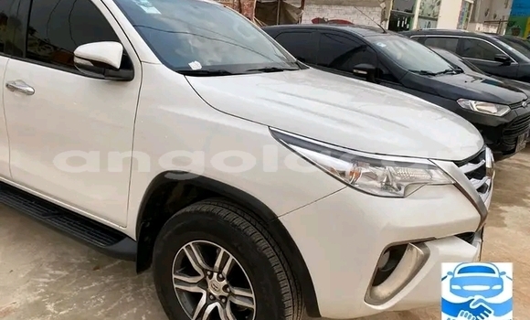 Buy Used Toyota Fortuner White Car in Luanda in Luanda Province Buy Used Toyota Fortuner White Car in Luanda in Luanda Province