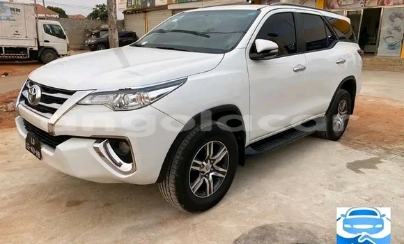 Acheter Occasion Voiture Toyota Fortuner Blanc à Luanda, Province de Luanda Acheter Occasion Voiture Toyota Fortuner Blanc à Luanda, Province de Luanda