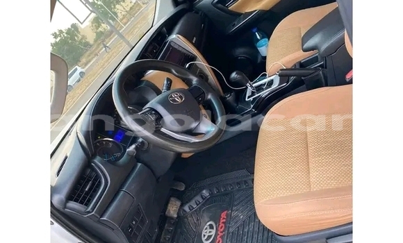 Acheter Occasion Voiture Toyota Fortuner Blanc à Luanda, Province de Luanda Acheter Occasion Voiture Toyota Fortuner Blanc à Luanda, Province de Luanda