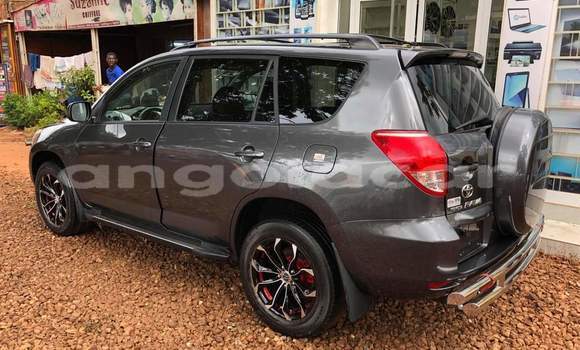 Acheter Occasion Voiture Toyota RAV4 Noir à Luanda, Province de Luanda Acheter Occasion Voiture Toyota RAV4 Noir à Luanda, Province de Luanda