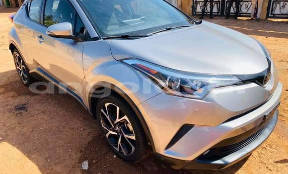 Acheter Occasion Voiture Toyota C-HR Gris à Luanda, Province de Luanda Acheter Occasion Voiture Toyota C-HR Gris à Luanda, Province de Luanda
