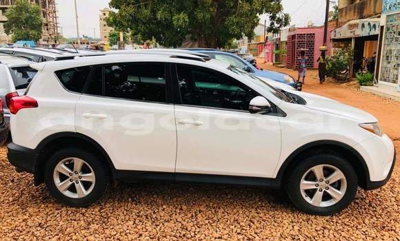 Comprar Usado Toyota RAV4 Branco Carro em Luanda em Luanda Province Comprar Usado Toyota RAV4 Branco Carro em Luanda em Luanda Province