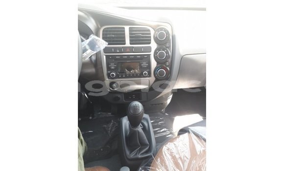 Buy Import Kia Carens White Car in Import - Dubai in Bengo Province Buy Import Kia Carens White Car in Import - Dubai in Bengo Province