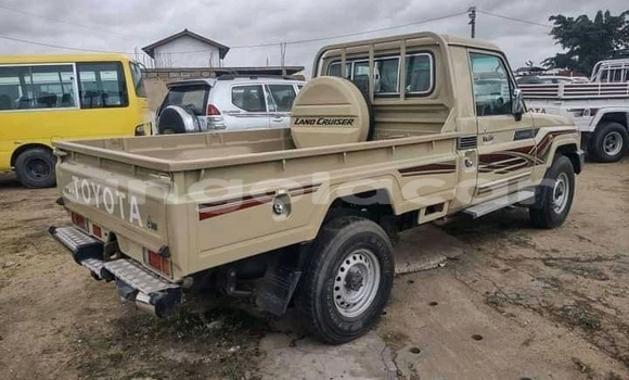 Comprar Usado Toyota Land Cruiser Outro Carro em Luanda em Luanda Province Comprar Usado Toyota Land Cruiser Outro Carro em Luanda em Luanda Province
