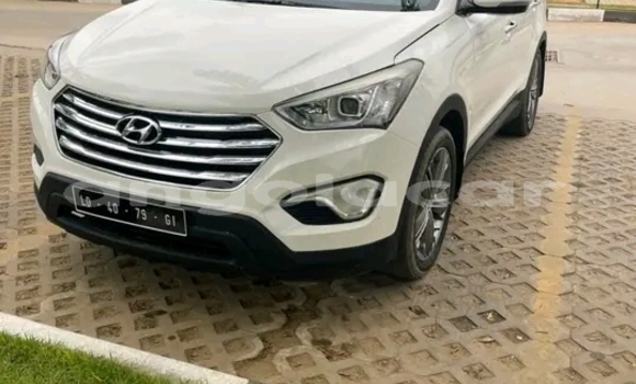 Comprar Usado Hyundai Santa Fe Branco Carro em Lobito em Benguela Comprar Usado Hyundai Santa Fe Branco Carro em Lobito em Benguela