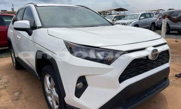 Acheter Occasion Voiture Toyota RAV4 Blanc à Luanda, Province de Luanda Acheter Occasion Voiture Toyota RAV4 Blanc à Luanda, Province de Luanda