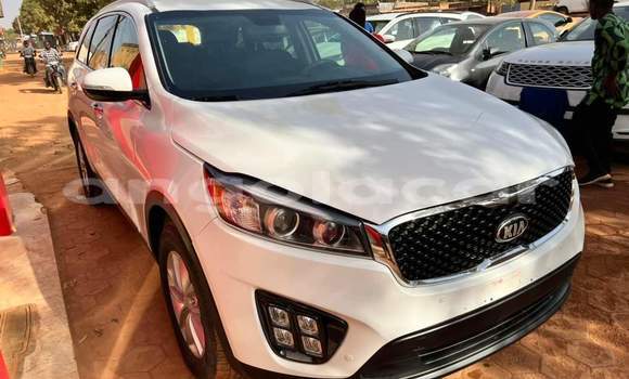 Comprar Usado Kia Sorento Branco Carro em Luanda em Luanda Province