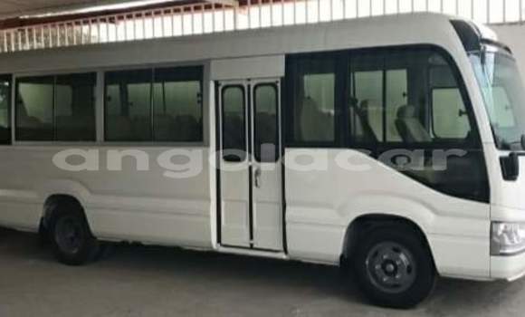 Acheter Occasion Voiture Toyota Coaster Blanc à Luanda, Province de Luanda Acheter Occasion Voiture Toyota Coaster Blanc à Luanda, Province de Luanda